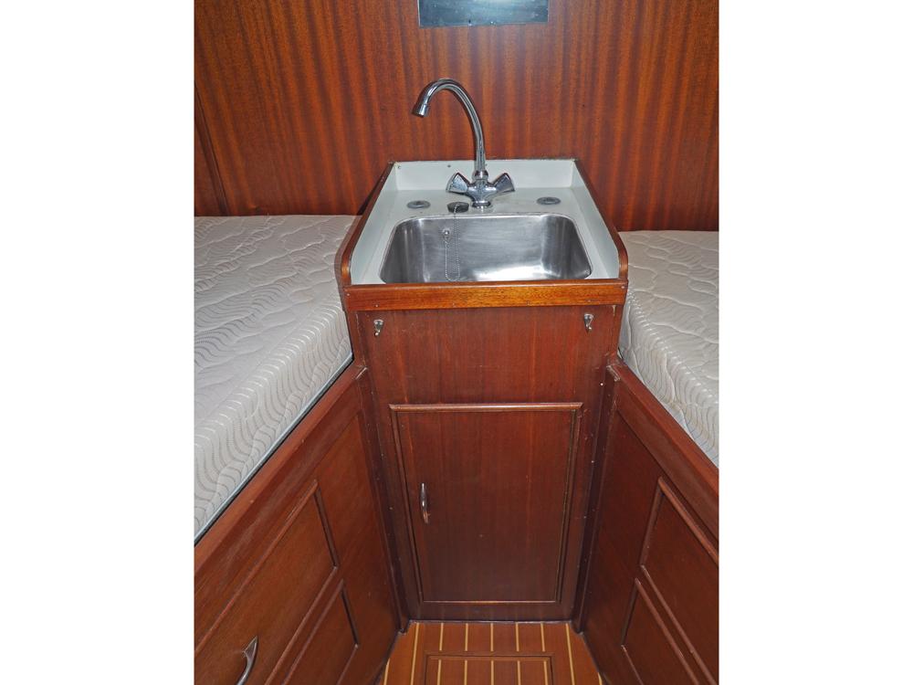 Cabin en avant, H&eacute;bergements